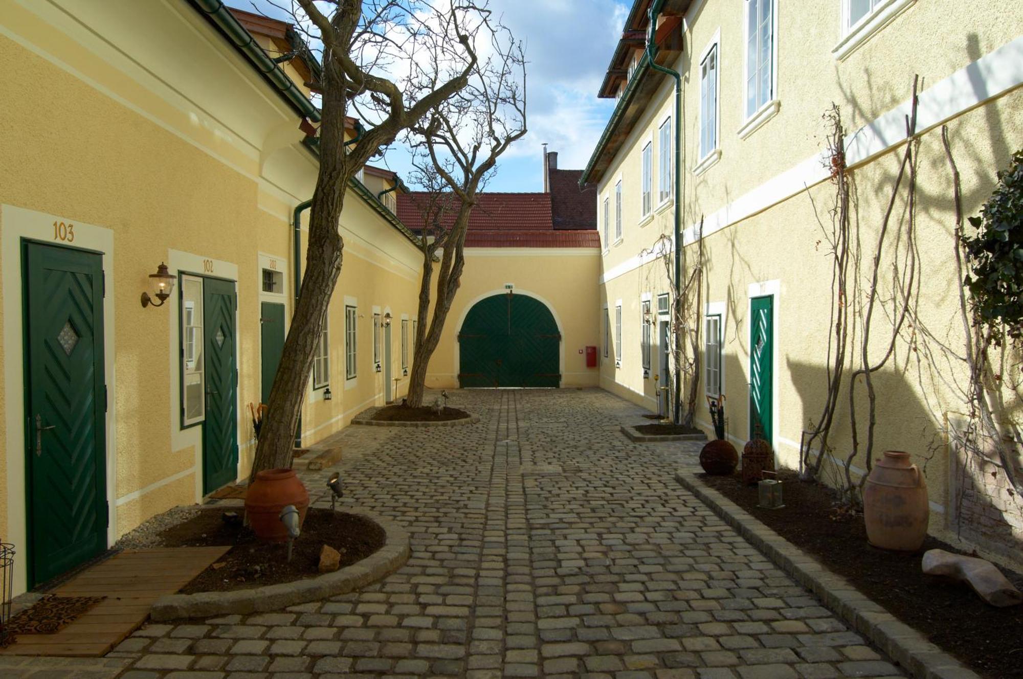 Hotel Landhaus Moserhof Gumpoldskirchen Εξωτερικό φωτογραφία